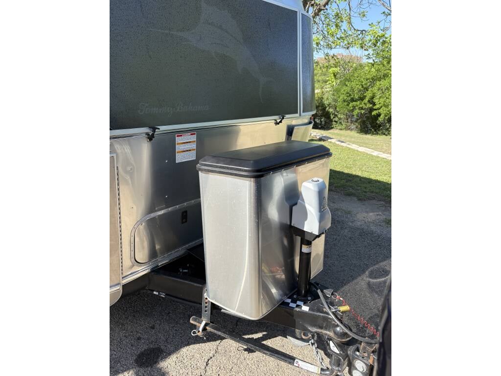 2019 Airstream Tommy Bahama Special Edition 27FB — tongue storage box