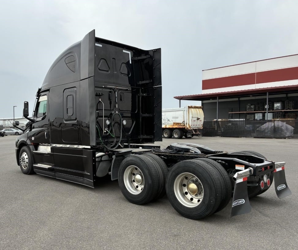 2023 Freightliner Cascadia 126 — front view