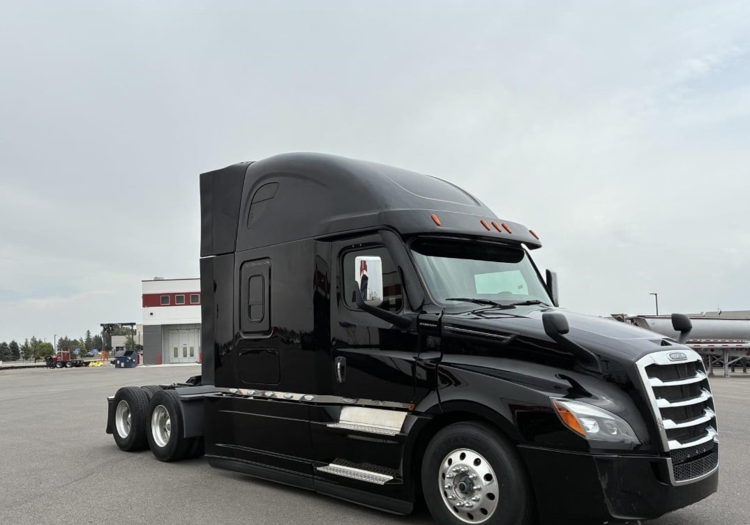 2023 Freightliner Cascadia 126 — profile view