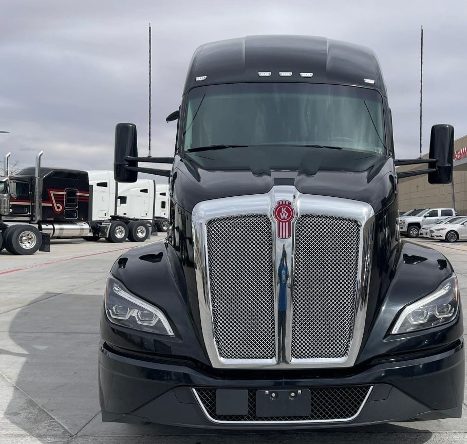 2023 Kenworth T680 — another exterior angle