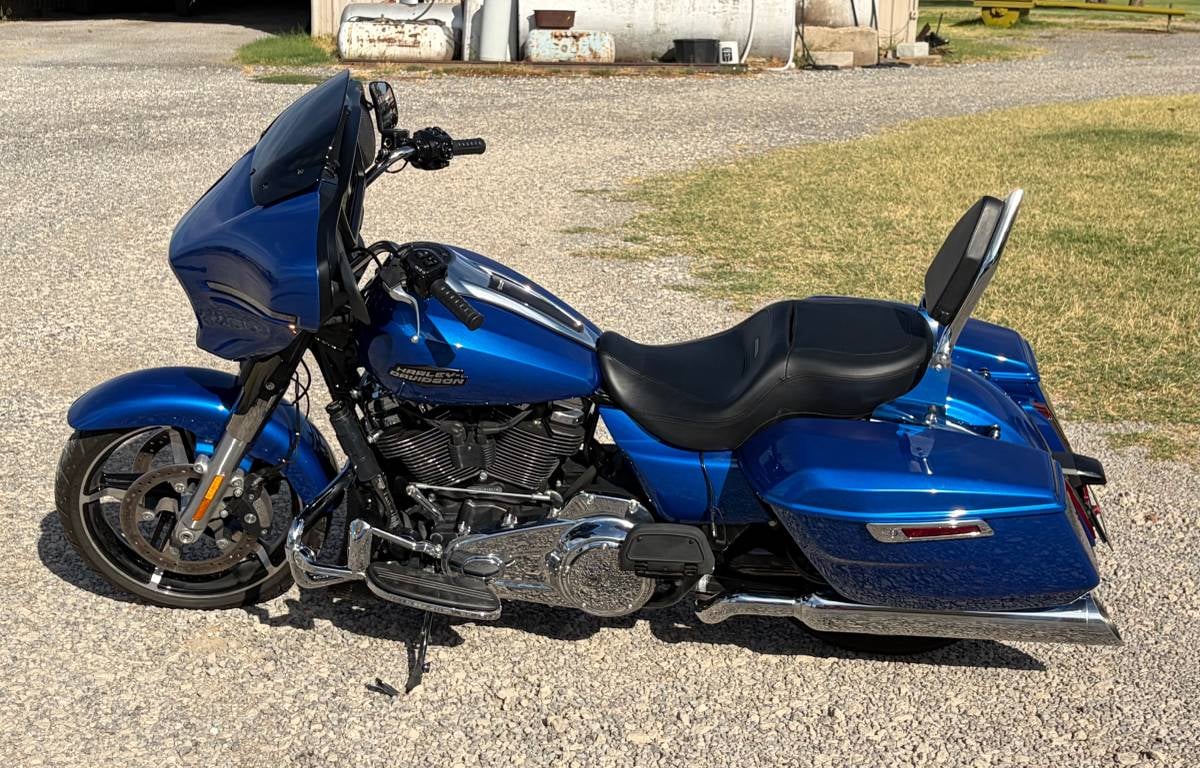 2024 Harley-Davidson FLHX Street Glide Classic — side view