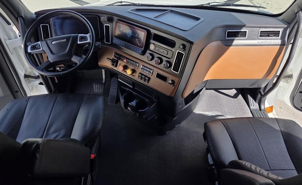 2024 Freightliner Cascadia 126 — cab interior detail