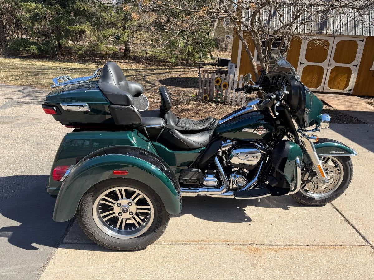 2024 Harley-Davidson Tri Glide — three-quarter view