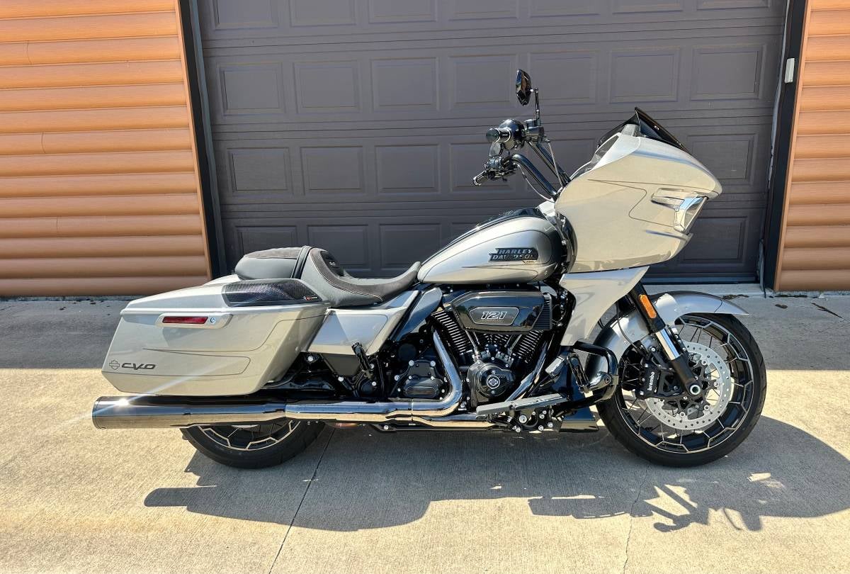 2023 Harley-Davidson CVO Road Glide in Dark Platinum — front view