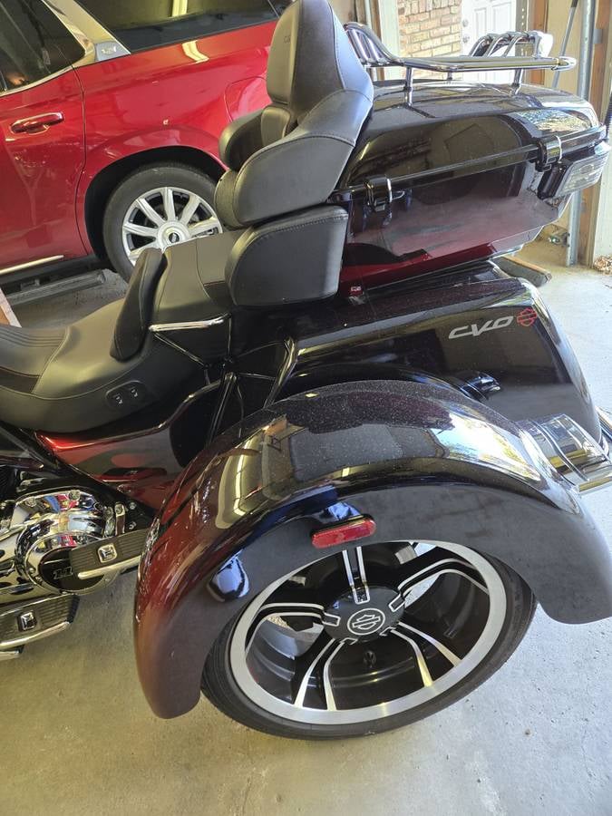 2022 Harley-Davidson CVO Tri Glide — rear view with auto locking lighted tour pack