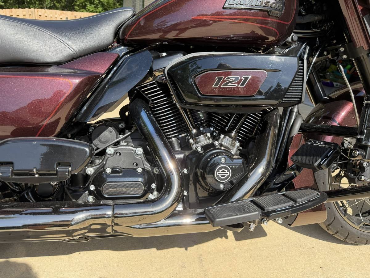 Milwaukee-Eight VVT 121 engine on the CVO Street Glide