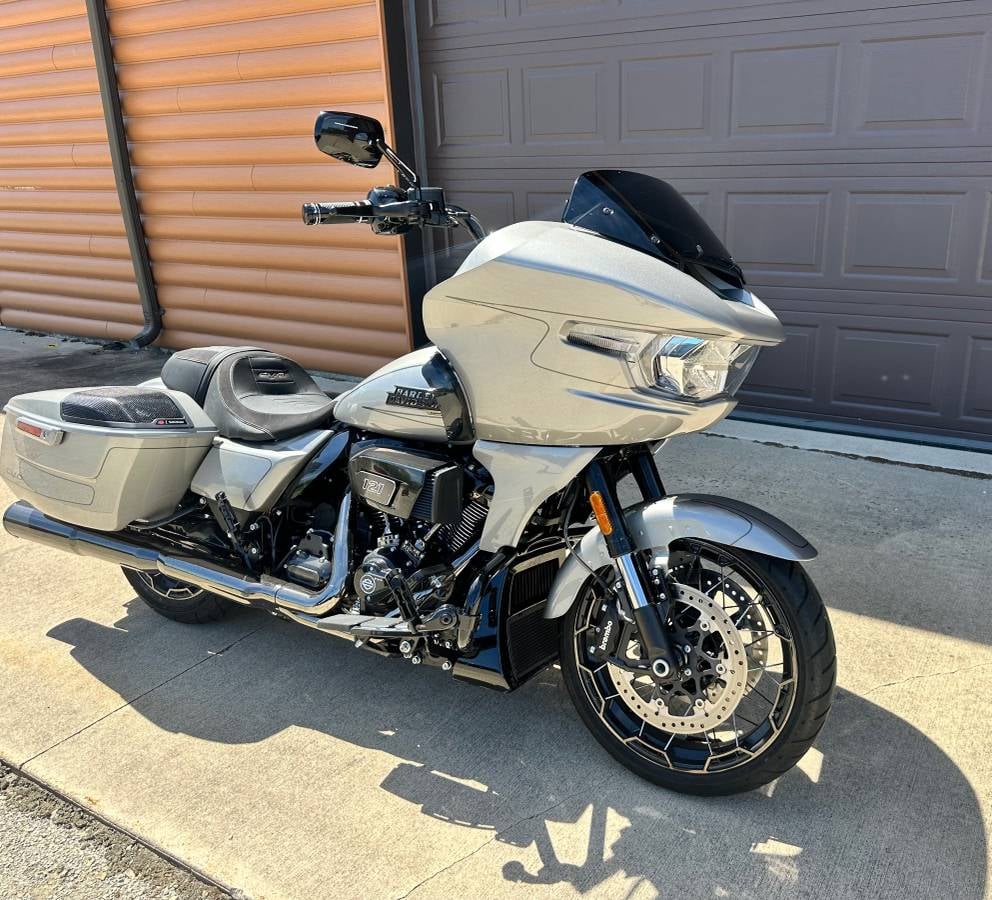 2023 Harley-Davidson CVO Road Glide — side view