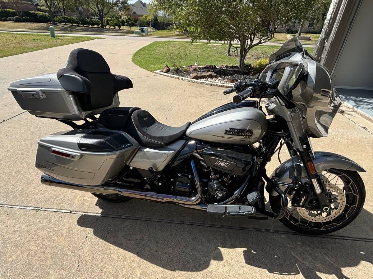 2023 Harley-Davidson Street Glide CVO — side profile