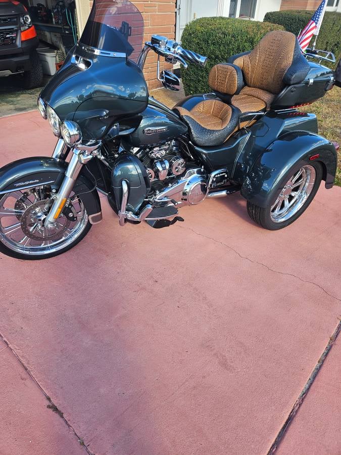 2020 Harley-Davidson FLHTCUTG Tri Glide Ultra in Spruce — front three-quarter view