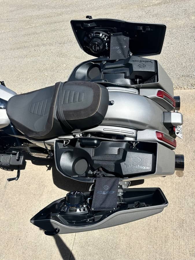 2023 Harley-Davidson CVO Road Glide — saddlebag speaker detail