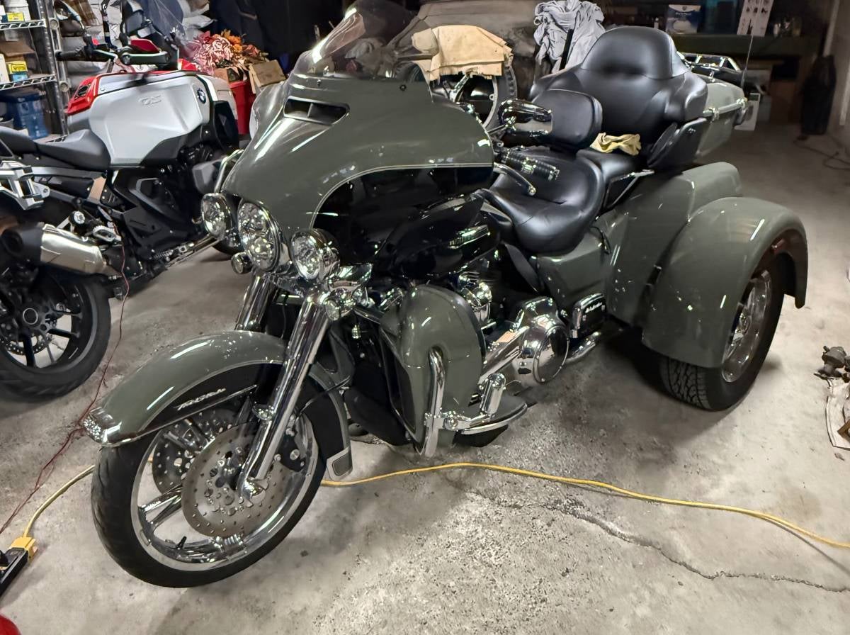 2021 Harley-Davidson Tri Glide — rear three-quarter view
