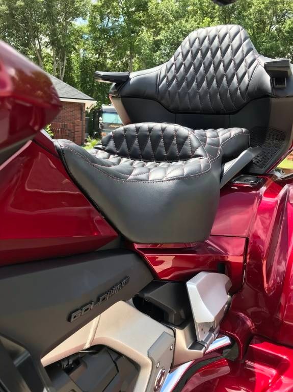 Goldwing diamond-stitched driver seat