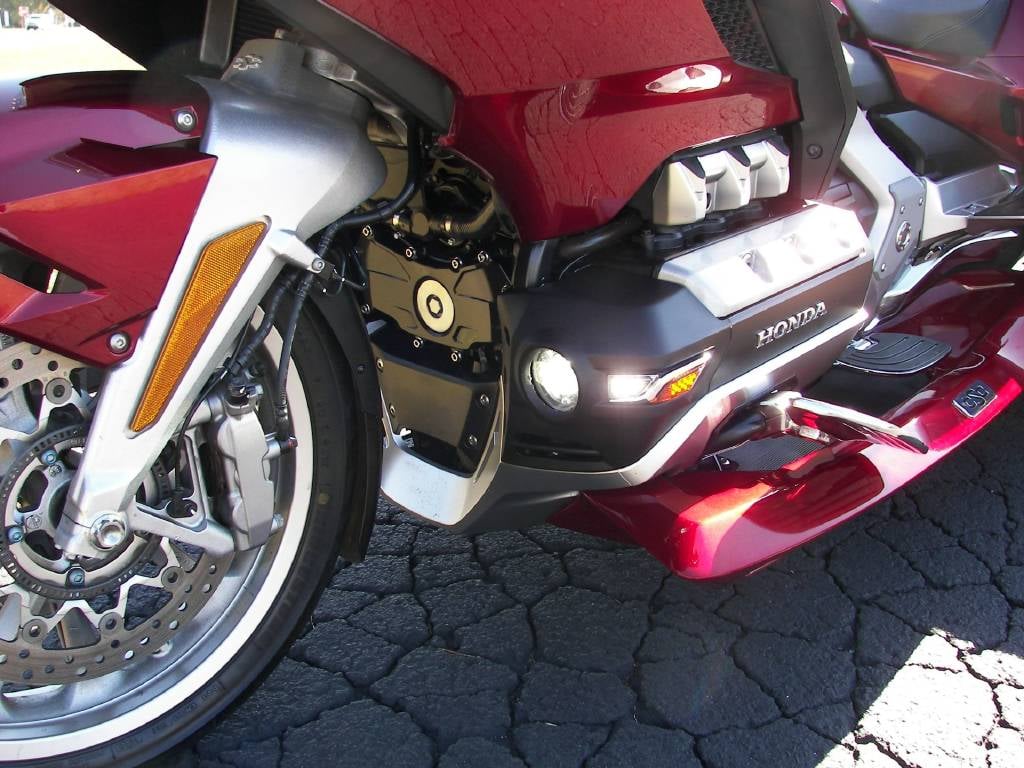 GoldWing flat-six engine with valve cover accents