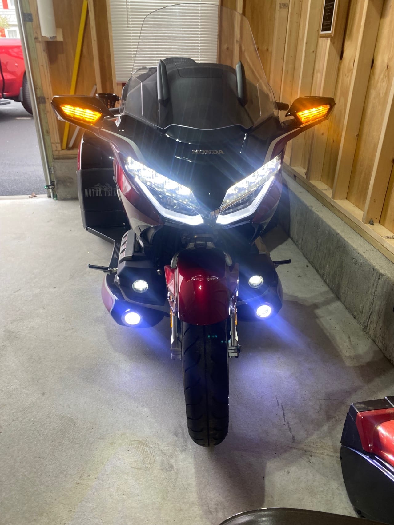 2021 Honda Goldwing Automatic DCT — headlights detail