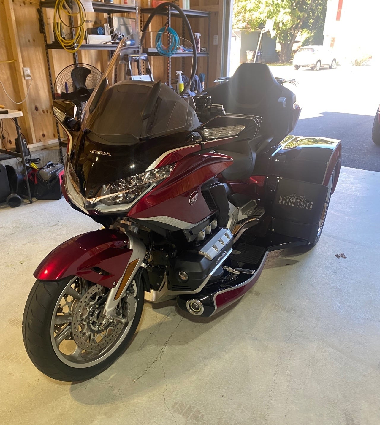 2021 Honda Goldwing Automatic DCT — parked profile