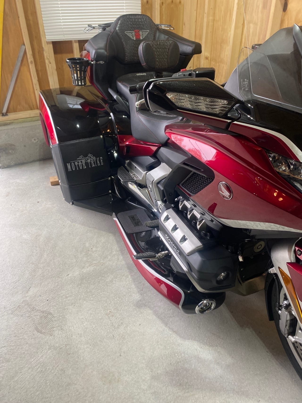 2021 Honda Goldwing Automatic DCT — another angle