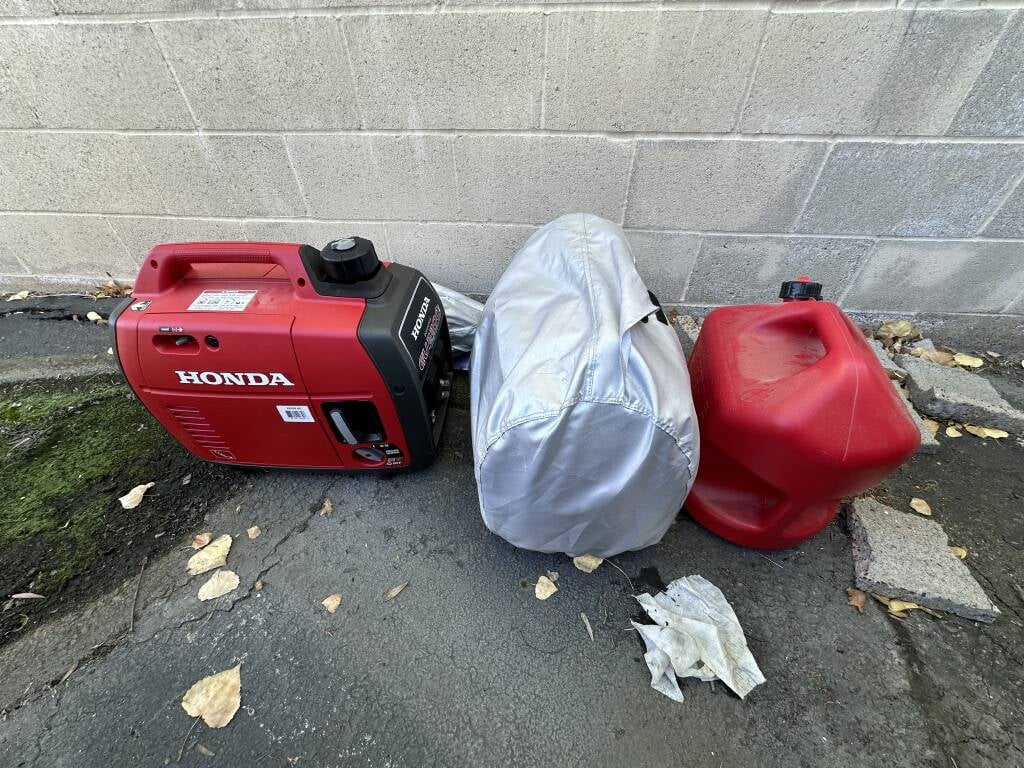 2021 Airstream Globetrotter 27FB Twin — Honda portable generator with fuel can