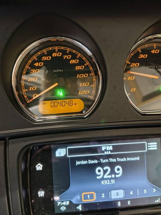 2024 Harley-Davidson Tri Glide Ultra Classic — Boom infotainment dashboard