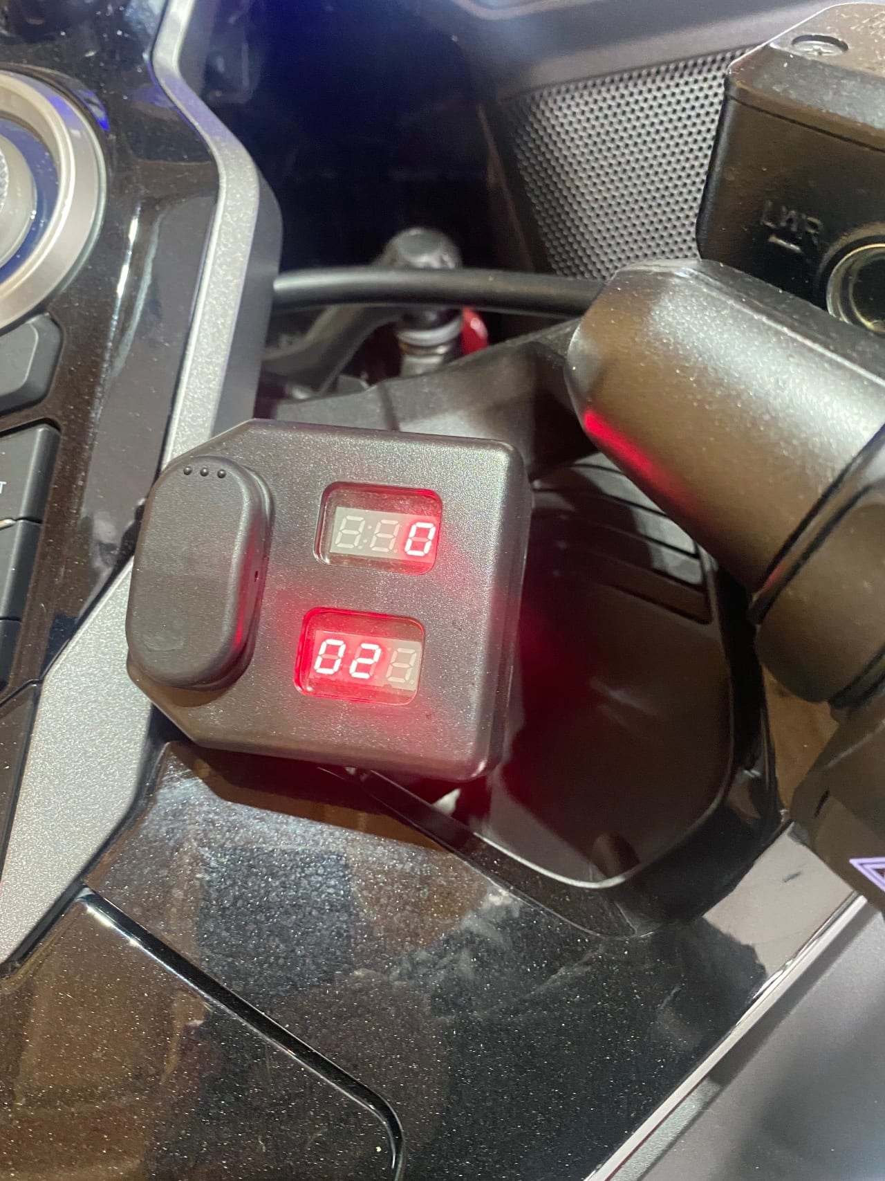 Digital voltmeter gauge on the Goldwing