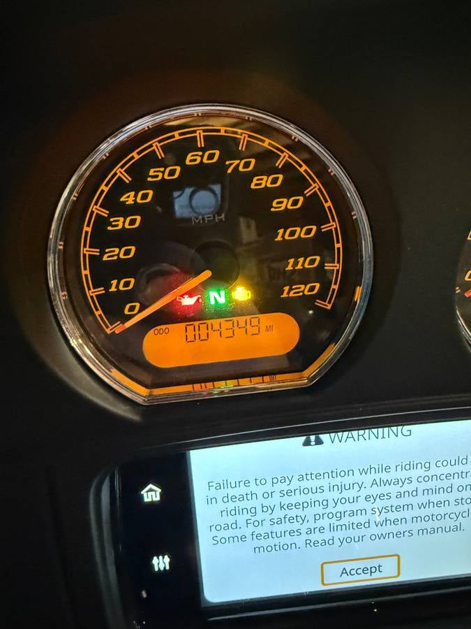 2021 Harley-Davidson Tri Glide — speedometer and dashboard display