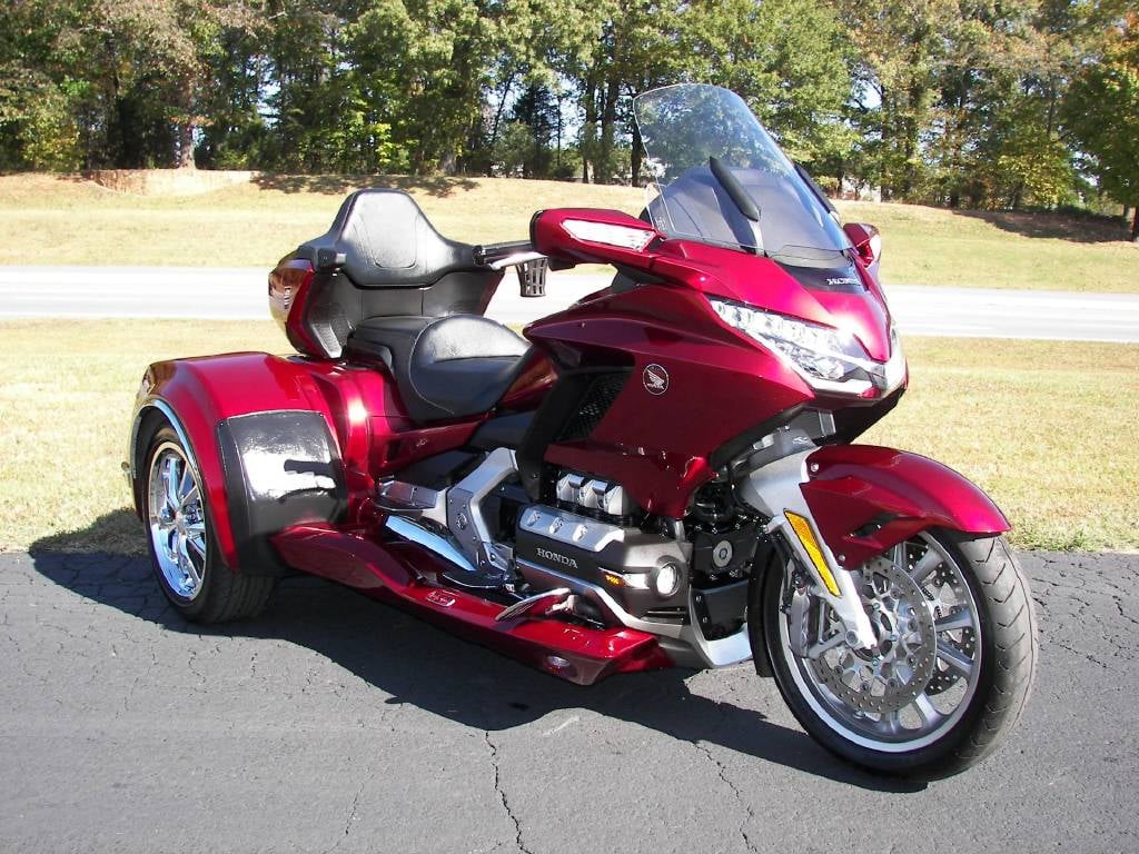 2018 Honda GoldWing Tour DCT trike — side view