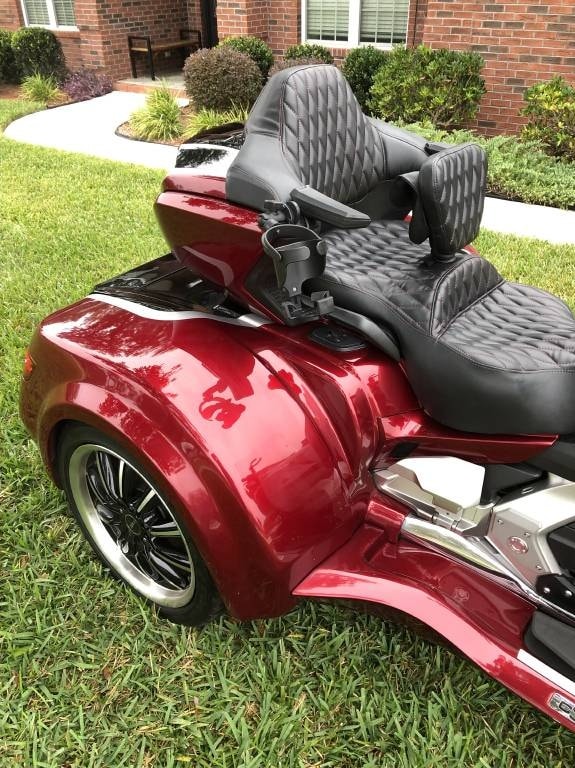 Custom diamond-stitched seat with factory heat on the Goldwing trike
