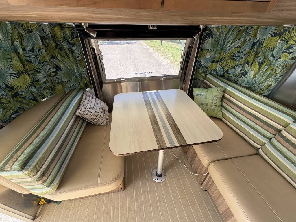 2019 Airstream Tommy Bahama Special Edition 27FB — dinette cushions