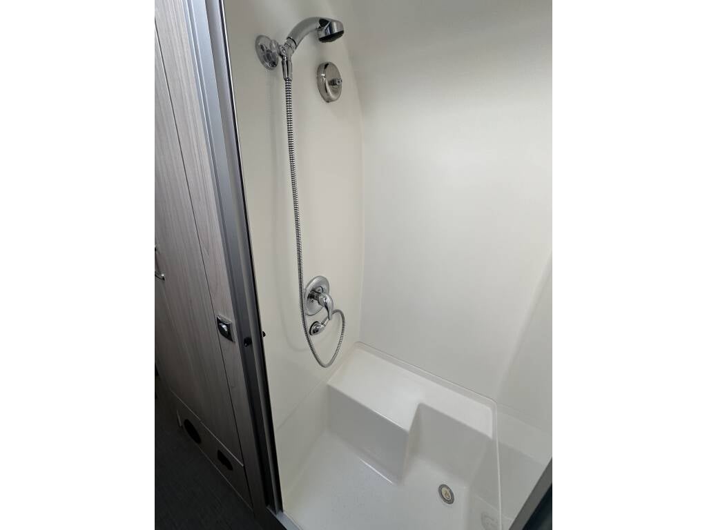 2021 Airstream Globetrotter 27FB Twin — independent shower stall