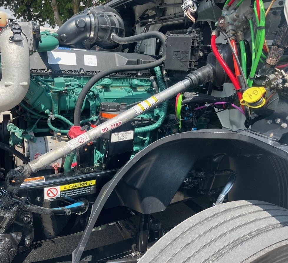 2023 Volvo VNL64T760 — Volvo D13 diesel engine