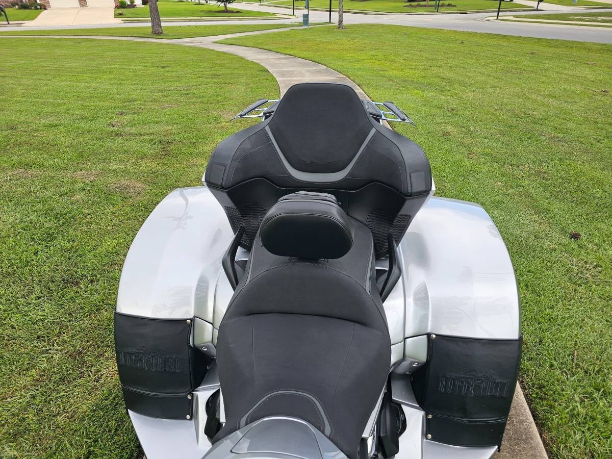 2024 Honda Gold Wing Motor Trike — front and passenger heated seats