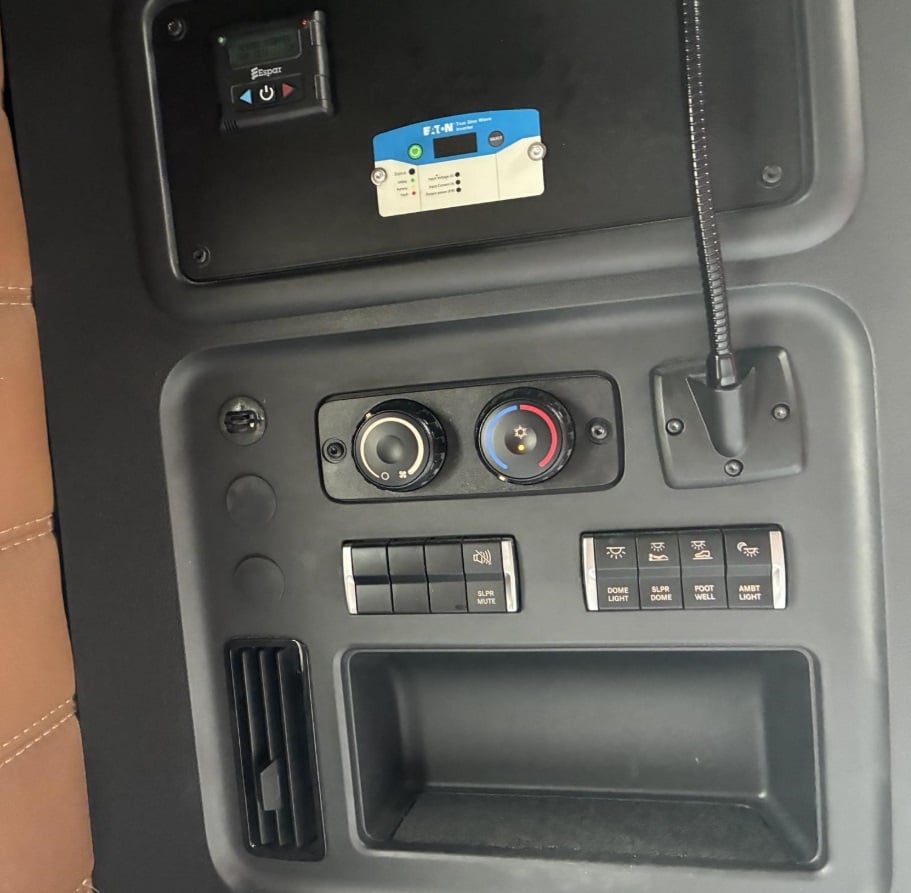 2023 Freightliner Cascadia 126 — cab control panel