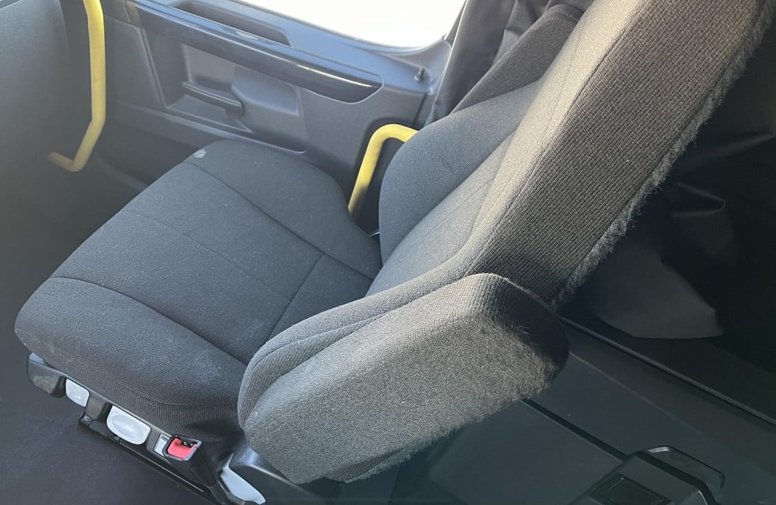 2023 Freightliner Cascadia 126 — driver seat