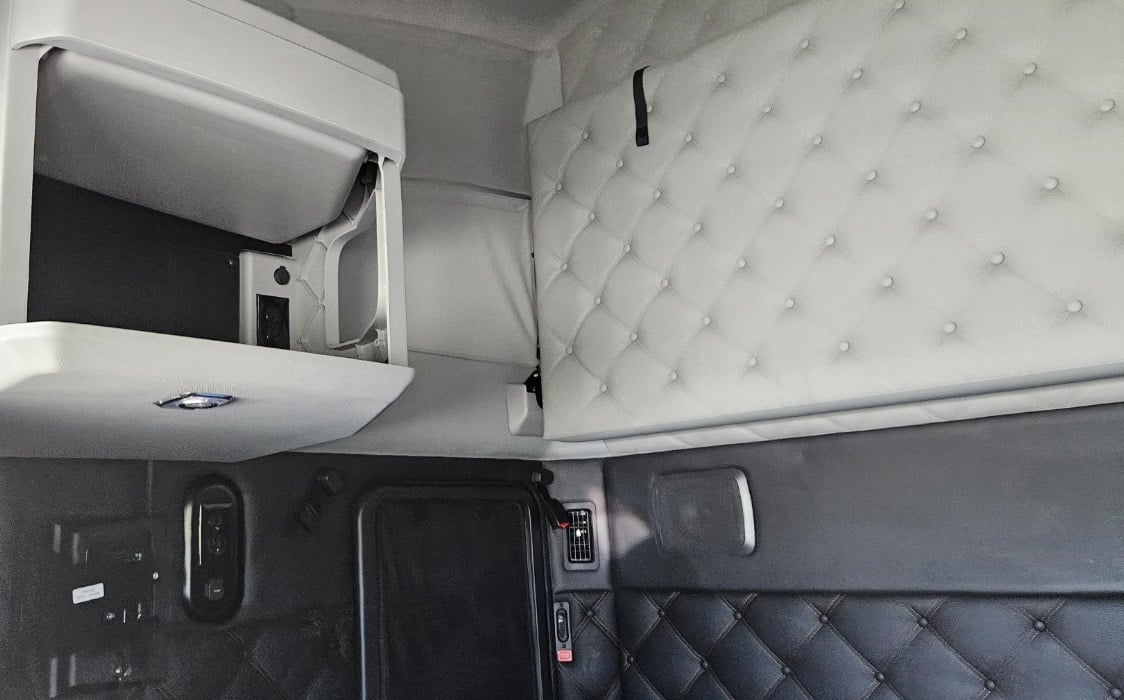 2022 Kenworth T680 — cab interior detail