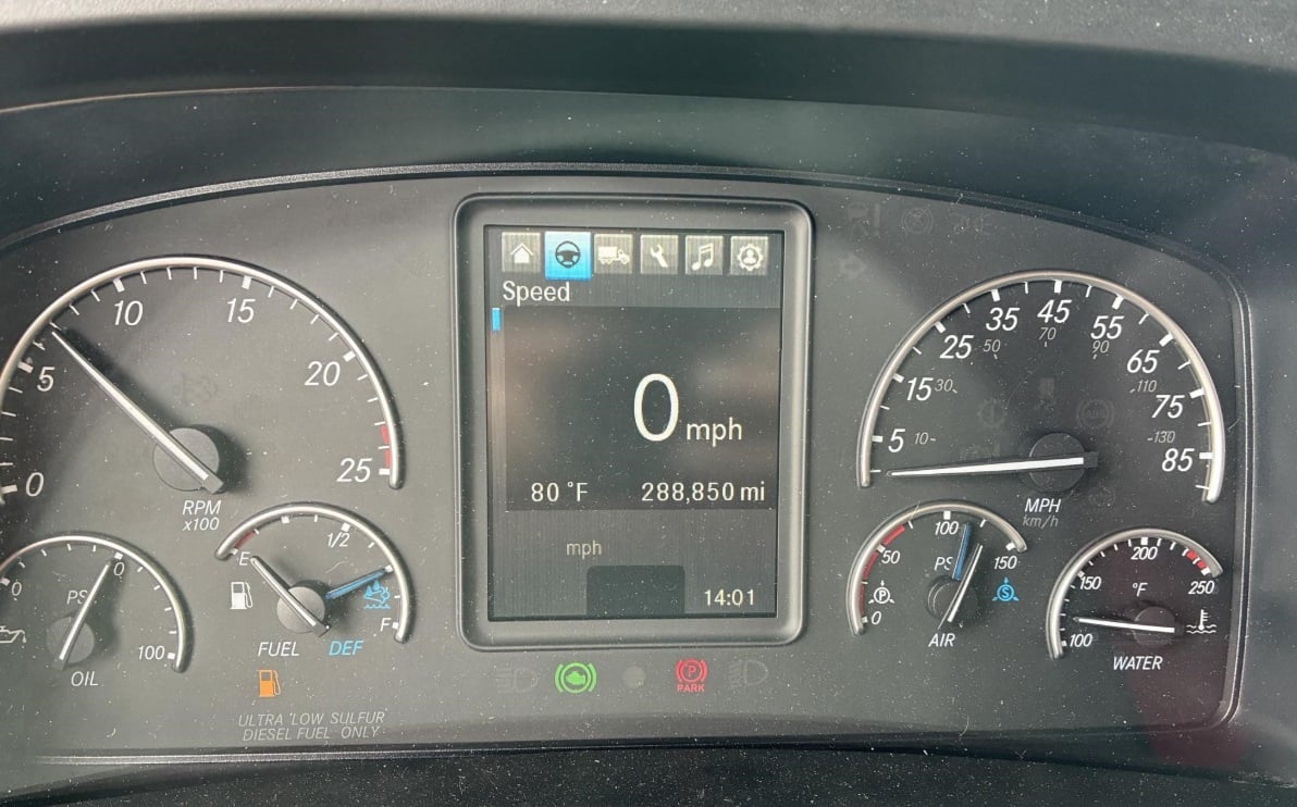 2023 Freightliner Cascadia 126 — dashboard gauges