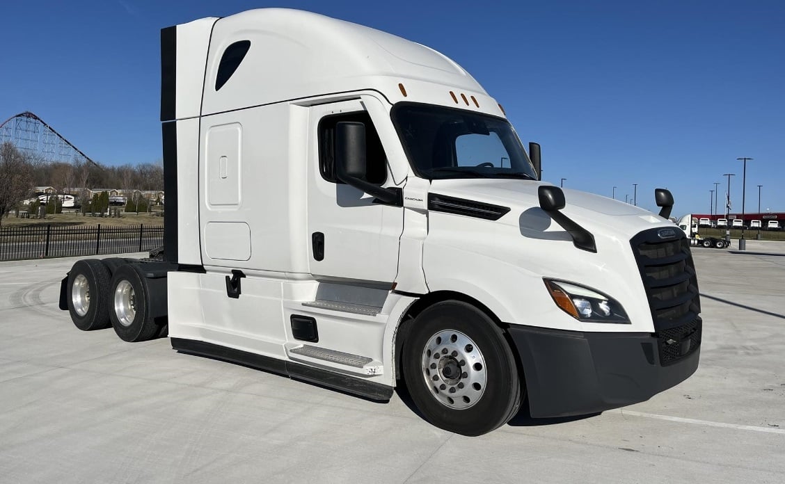 2023 Freightliner Cascadia 126 — another exterior angle