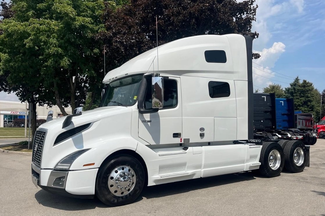 2023 Volvo VNL64T760 — another exterior angle