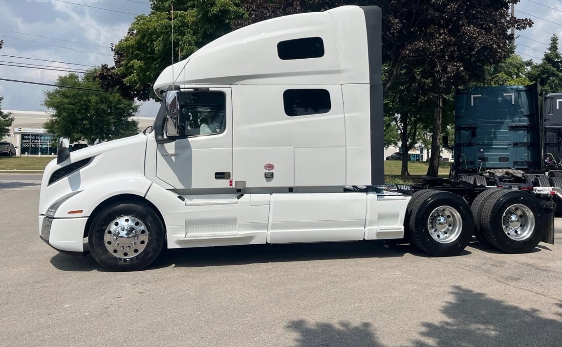2023 Volvo VNL64T760 — profile view